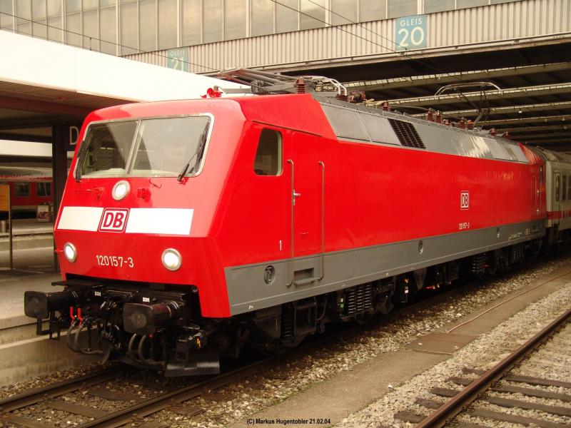120 157-3 am 21.02.04 in M�nchen Hbf sie kam am 20.02.04 aus der  HU Hauptuntersuchung   