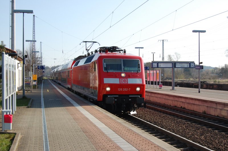 120 202 in Btzow auf dem Weg nach Hamburg - 13.04.2008
