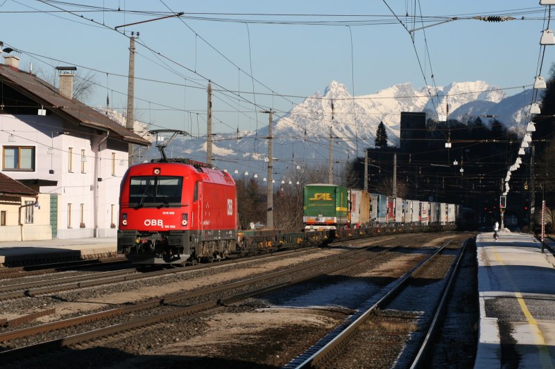 1216 002 mit einer Rola am 30.12.2008 in Brixlegg.