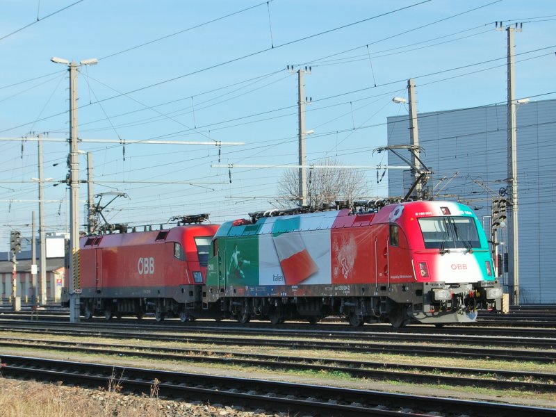 1216 004  EM-Italien  und 1116 231 waren am 08.02.2008
kurz am Welser Hbf zu sehen.