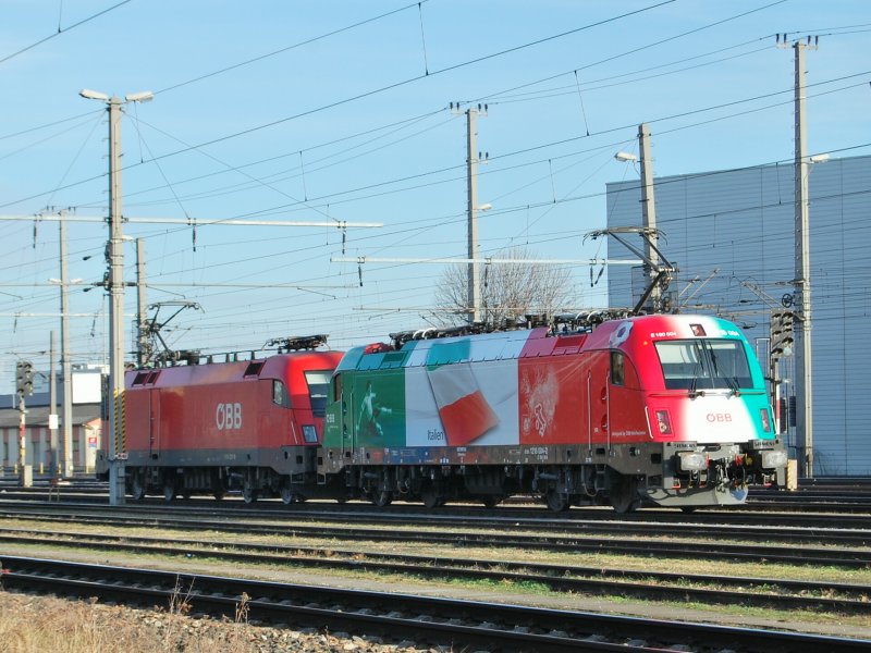 1216 004  EM-Italien  und 1116 231 waren am 08.02.2008
kurz am Welser Hbf zu sehen.