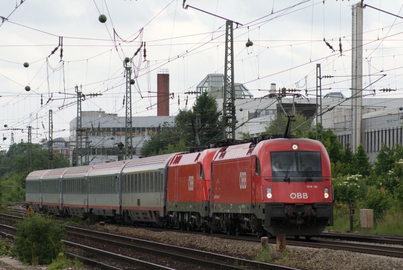 1216 130 + 1116 247-6 mit einem EC in Mnchen Heimeranplatz am 30.05.2009