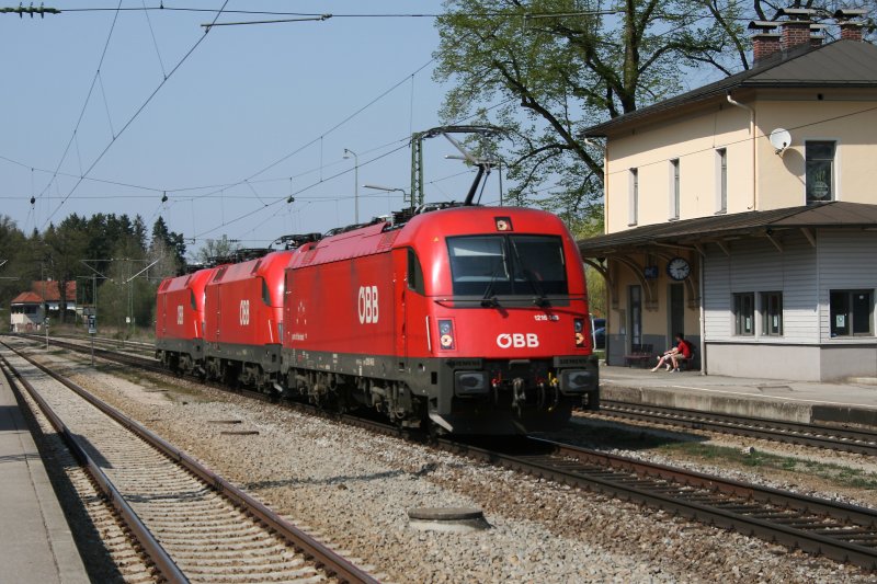 1216 149, 1x16 xxx und 1116 133 am 15.04.2009 in A�ling.