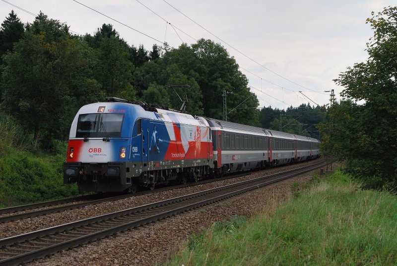 1216 226 (EM - Tschechien) mit OEC 162 bei Mauerkirchen (01.09.2008)