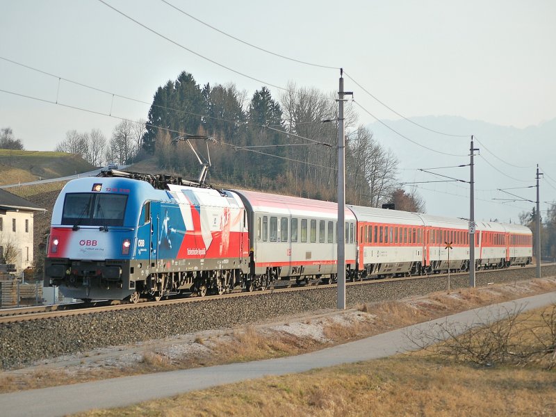 1216 226  EM-Tschechien  war am 23.02.2008
zur Befrderung des EC 100  Joze Plecnik 
eingeteilt.Auf dem Bild befindet sich
der Zug kurz nach Wartberg/Kr.