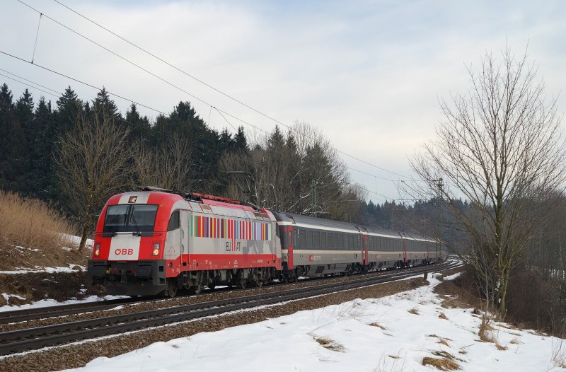 1216 226 (Europa) mit OEC 162 bei Mauerkirchen (04.01.2008)