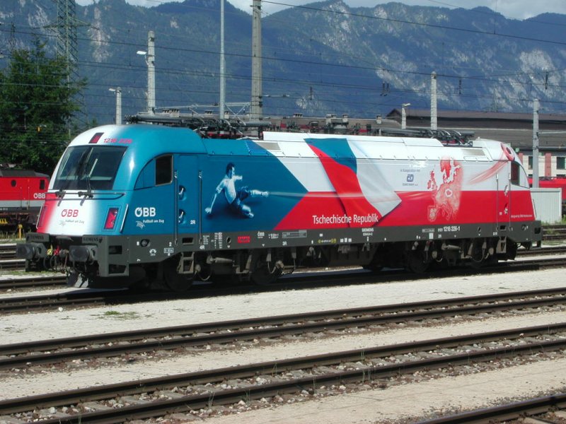 1216 226 Tschechien beim Bahnhofsfest in Wrgl im August 2008.