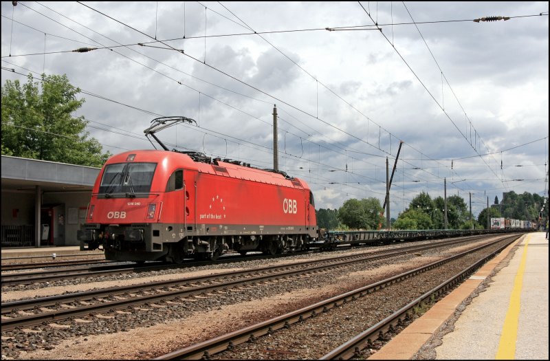 1216 240 bringt eine schlecht ausgelastete RoLa zum Brennersee. (08.07.2008)
