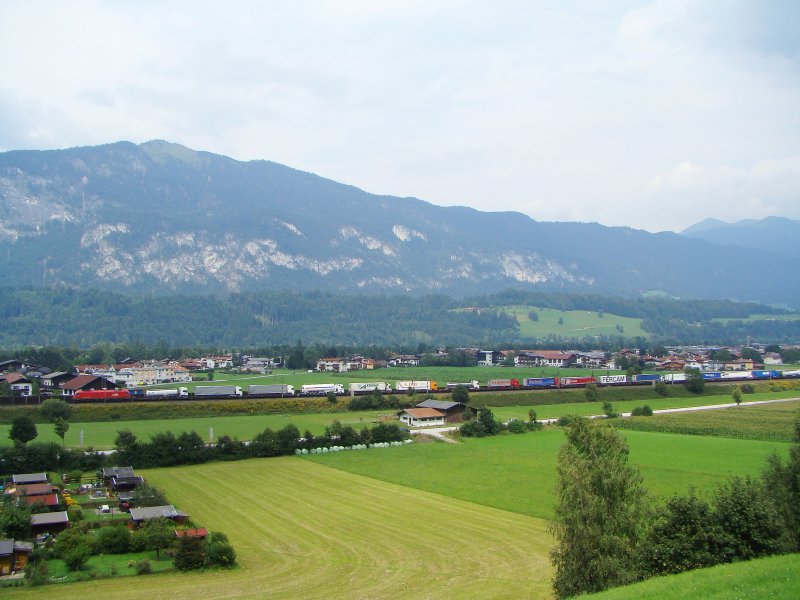 1216 bespannt ein RoLa bei Rattenberg richtung Brenner.24.08.2009