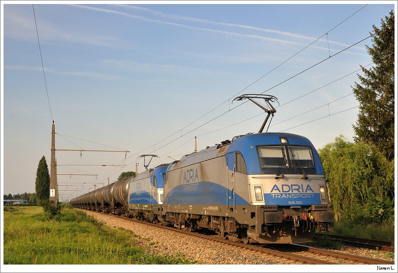 1216.920 & 1216.921 mit dem allseits beliebten Kerosinzug 48430. Mitterndorf/Fischa, 10.8.2009