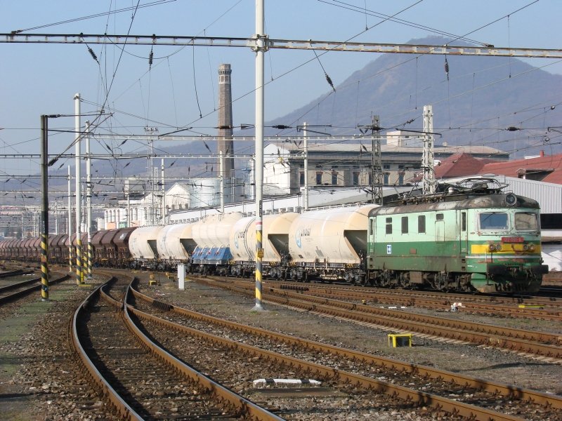 122 051-6 und 122 028-4 am 10.02.2008 in Lovosice