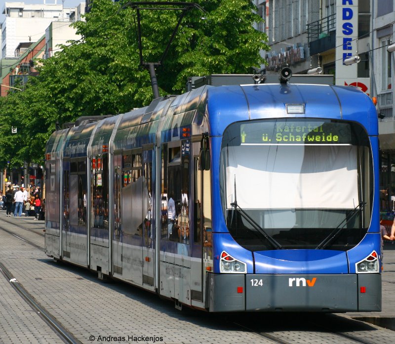 124 als 4 nach K�fertal in Mannheim am Marktplatz 2.5.09