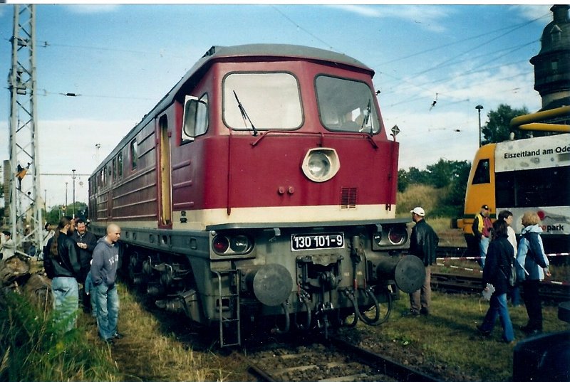 130 101,auch bekannt als DR-Messlok 754 101,am 29.September 2007,auf einer Lokausstellung im Bw Berlin Schneweide.