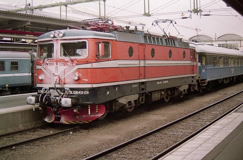 1365 in Stockhlm C. 19-04-1993.