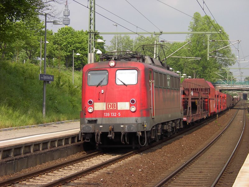 139 132 fhrt mit GZ durch Signal-Iduna-Park.
