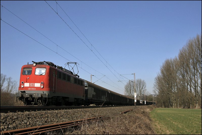 139 135 msste den 52399, Osnabrck - Hagen-Vorhalle Rbf, am Haken haben und konnte am Morgen des 20.03.2009 in den Ruhrwiesen abgelichtet werden.
