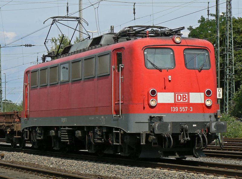 139 557-3 , aufgenommen in Kln West am 7.8.09
