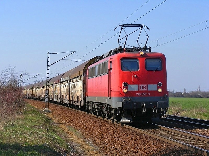 139 557-3 bei Glaubitz am 1.4.2009.