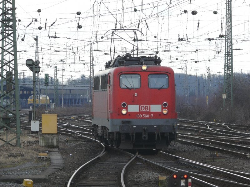 139 560-7 bei der Durchfahrt in Hamm(Westfl.) am 12.2.2009