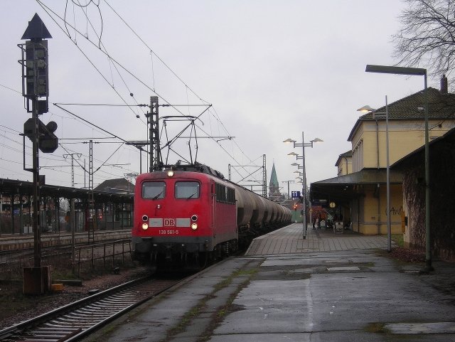 139 561 durchfhrt den Bahnhof Lehrte