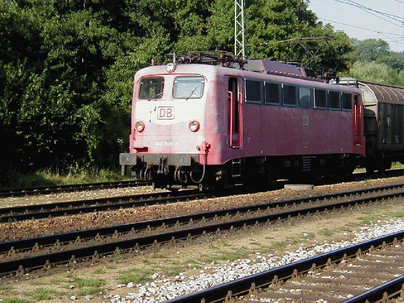 140 156-1; Einfahrt Bhf. Tullnerbach-Pressbaum; 15-08-2001