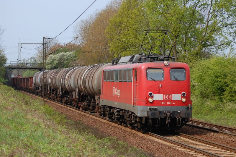 140 169 (DB Cargo) mit gem.GZ am 18.4.2009 durch Ahlten -> Lehrte