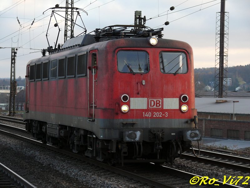 140 202-3 durchfhrt solo den Wittener Hbf. 18.11.2007.