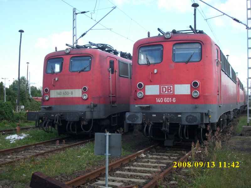 140 450 und 140 601 am 13.09.2008 in der Einsatzstelle Berlin Lichtenberg.