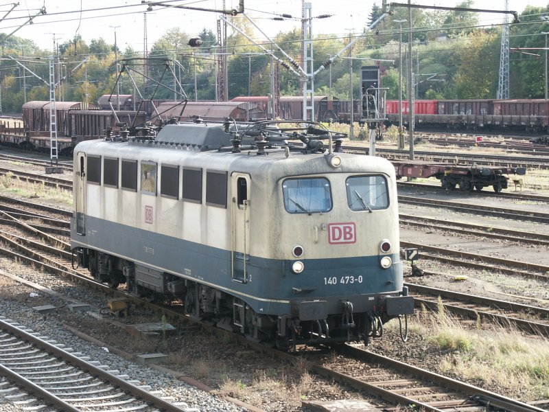 140 473-0 in den alten Farben am 21.10.04 in Riesa
