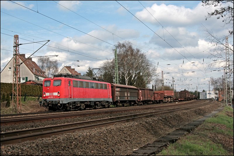 140 476 bringt bei Westhofen einen Gterzug zum Rangierbahnhof Hagen-Vorhalle. (28.03.2008)