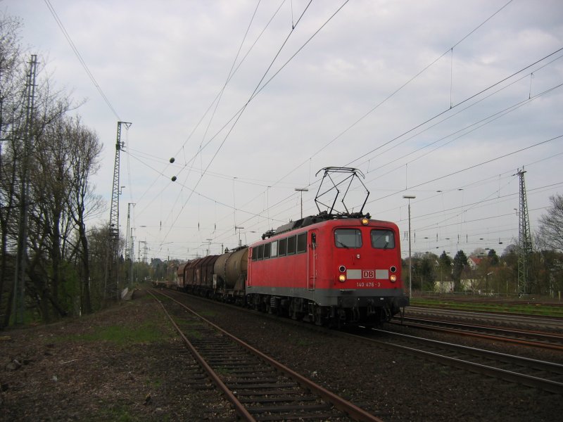 140 476 mit dem FZT 54728 Wuppertal-Langerfeld - K�ln-Kalk Nord am 18.04.2008 in Solingen 