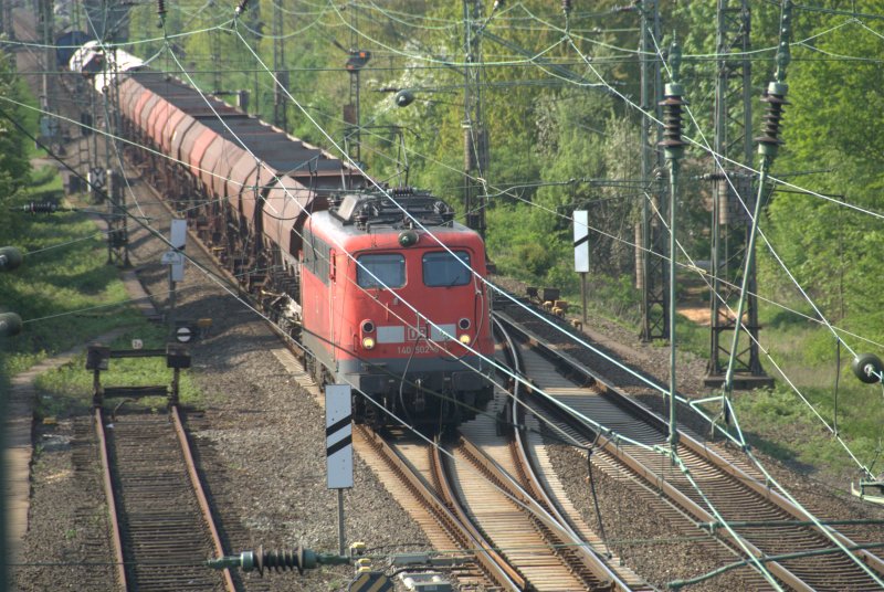 140 502-6 mit einem gemichten Gterzug in der Nhe von Dormagen(Strecke Neuss-Kln)