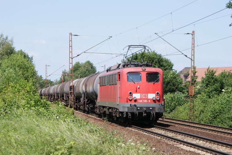 140 516-6 mit Kesselwagenzug in Hannover Limmer 02.06.09