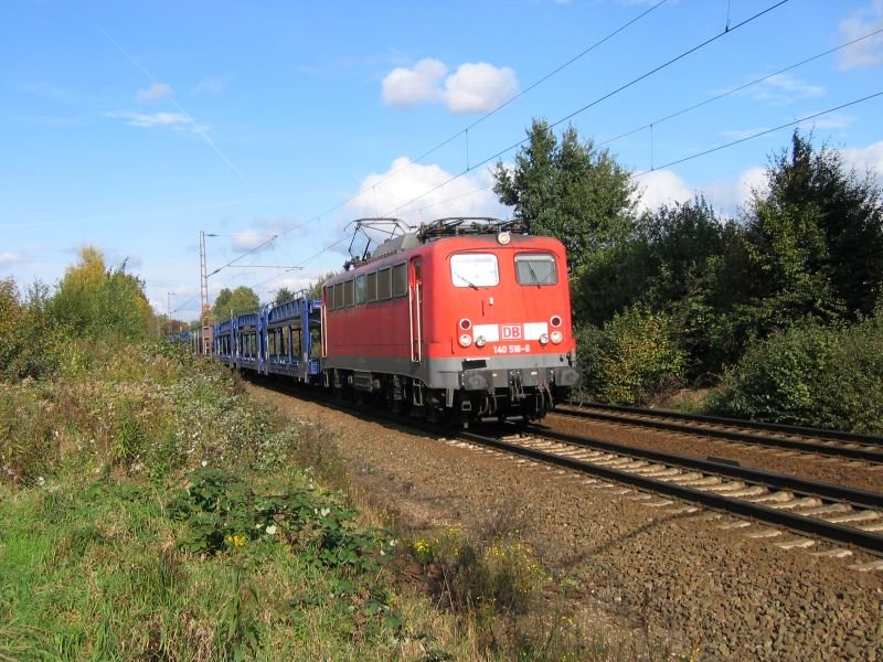 140 516 6 mit leerem Autozug Ri. Linden 

Hannover Limmer am 20.10.2007