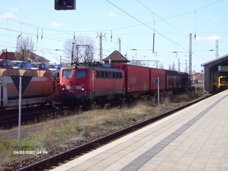 140 546 steht mit ein Motorenzug nach Polen in Frankfurt/Oder.07.04.07
