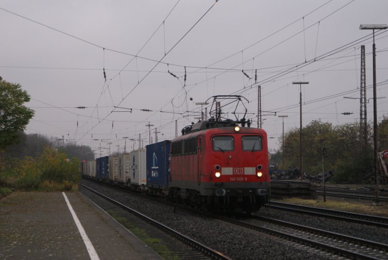 140 609-9 mit Containerzug in Hilden 15.11.2008