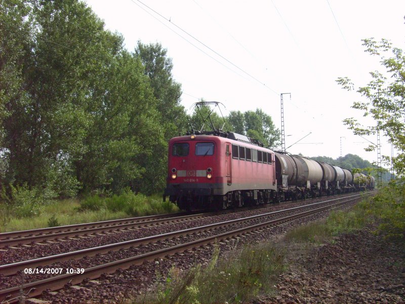 140 614 mit ein kurzen Kesselzug auf dem Sdlichen berliner Aussenring.14.08.07
