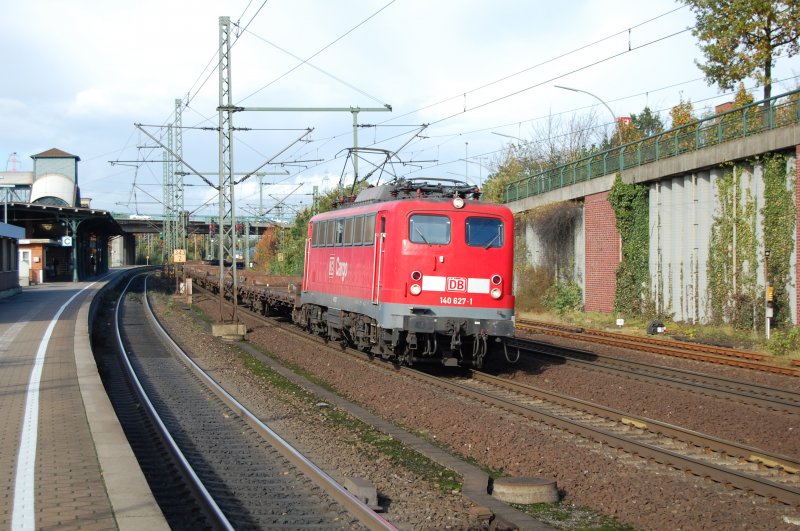 140 627 mit Containertragwagen am 17.10.2008 in Hamburg-Harburg