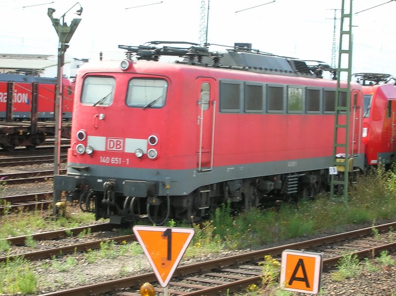 140 651-1 mit Zusazscheinwerfern. Koblenz 19.8.2006.