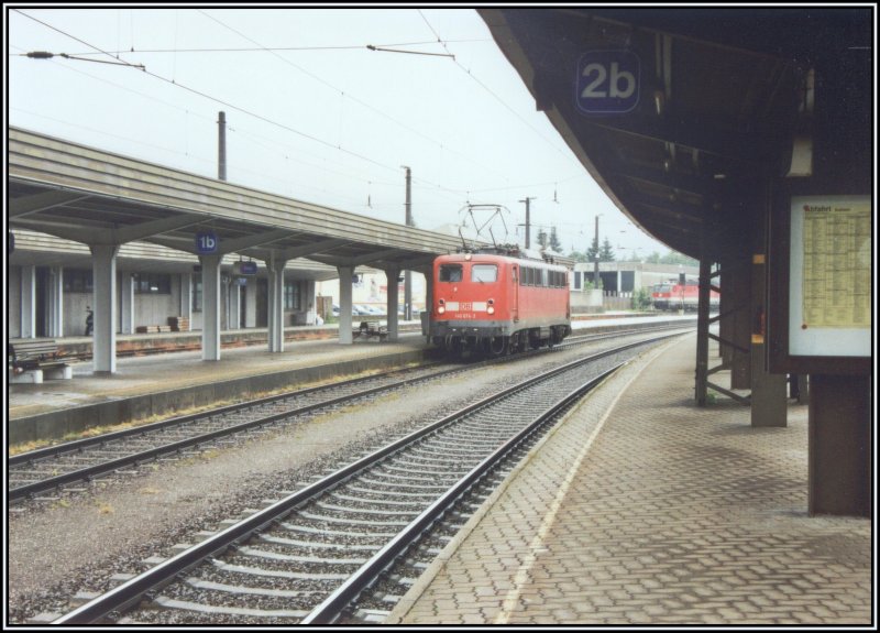 140 674 hat im Sommer 2005 einen Gterzug nach Kufstein gebracht, nach deren Ankunft fhrt sie auf ihr Abstellgleis.