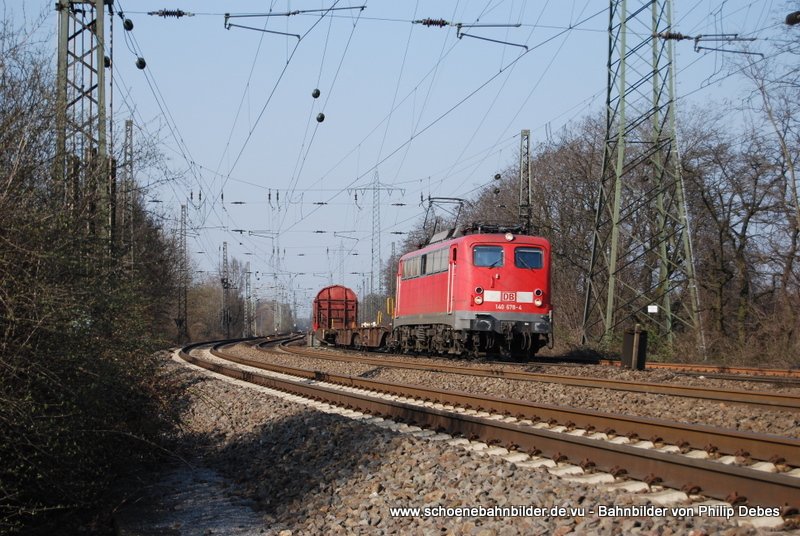 140 678-4 fhrt am 2. April 2009 mit gemischtem GZ durch Duisburg Obermeiderich