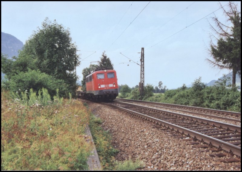 140 691 bringt im Sommer 2005 einen KLV-Zug nach Kufstein. Aufgenommen bei Oberaudorf.