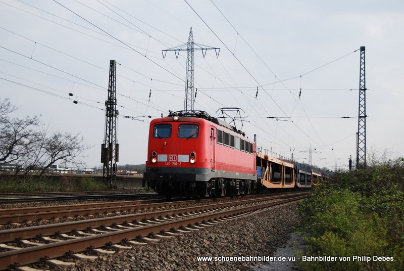 140 716-2 fhrt am 6. April 2009 mit GZ durch Duisburg Obermeiderich
