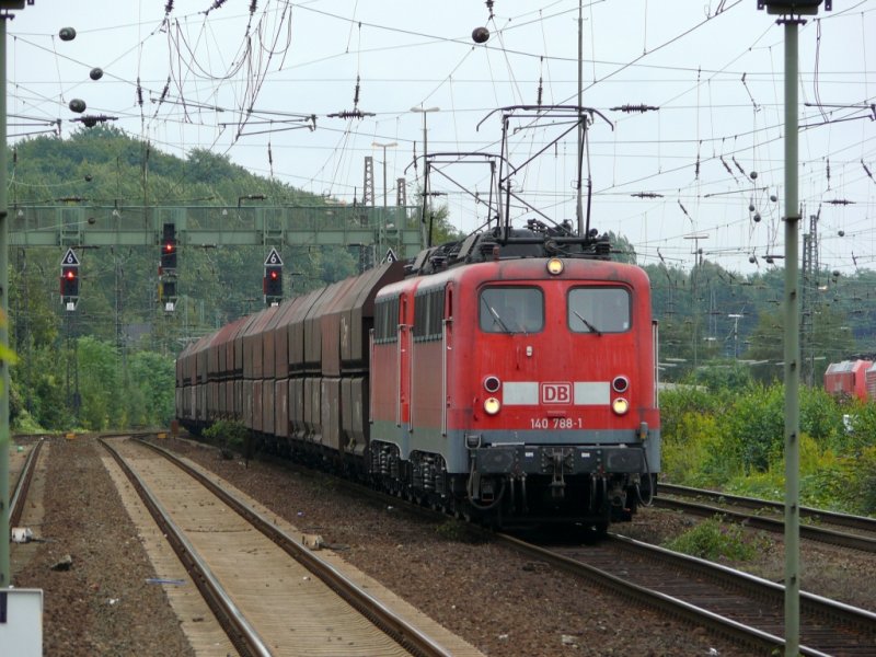 140 788-1 mit noch einer 140er in OB Osterfeld-Sd am 3.9.2008 