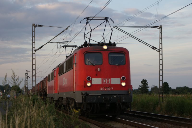 140 790-7 + 140 xxx-x mit Kesselwagenzug an der KBS 651 bei Altheim (Hess) am 14.07.2008