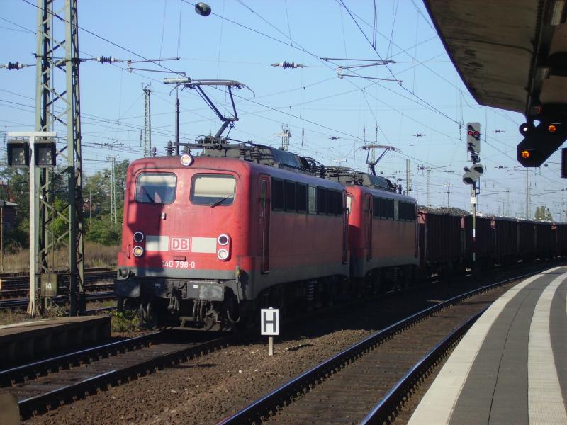 140 798 und 140 846 am 17.10.05 bei der Durchfahrt von Worms.
