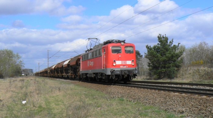 140 806 fuhr mit einem Ganzzug am 19.3.2008 bei Wiesental (KBS 700, Mannheim-Karlsruhe) gen Sden.