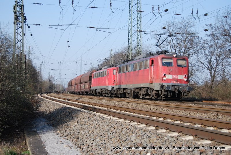 140 824-4 fhrt am 2. April 2009 mit GZ durch Duisburg Obermeiderich