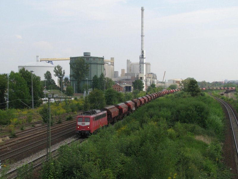 140 829, eine der letzten beiden orientroten 140, mit einem Ganzzug am 28.8.2008 in Regensburg.