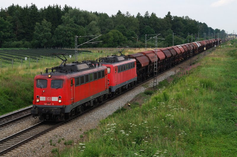 140 831 und 140 761 mit G�terzug vor Althegnenberg (14.07.2008)